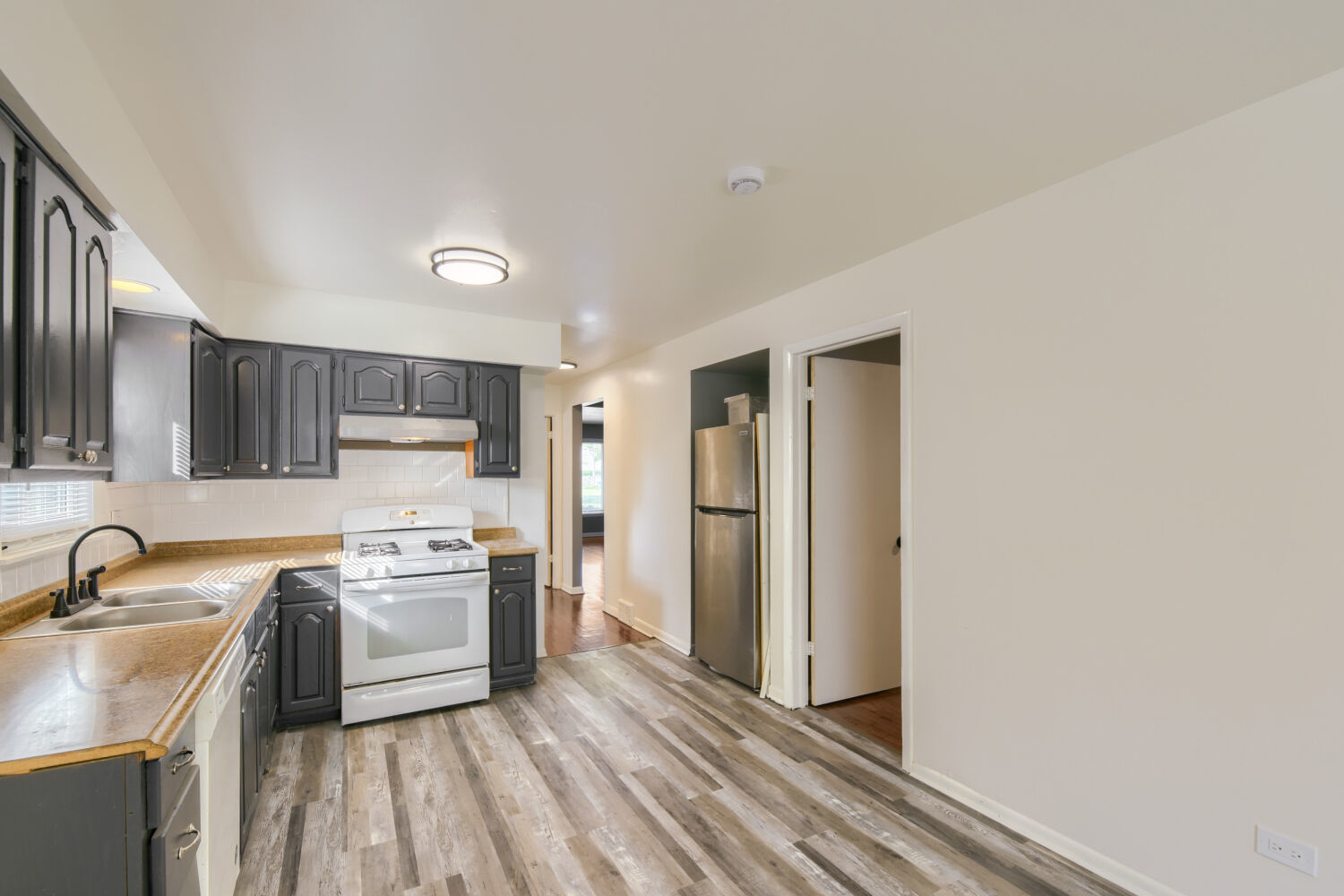 323 154th Place Property Photo 7