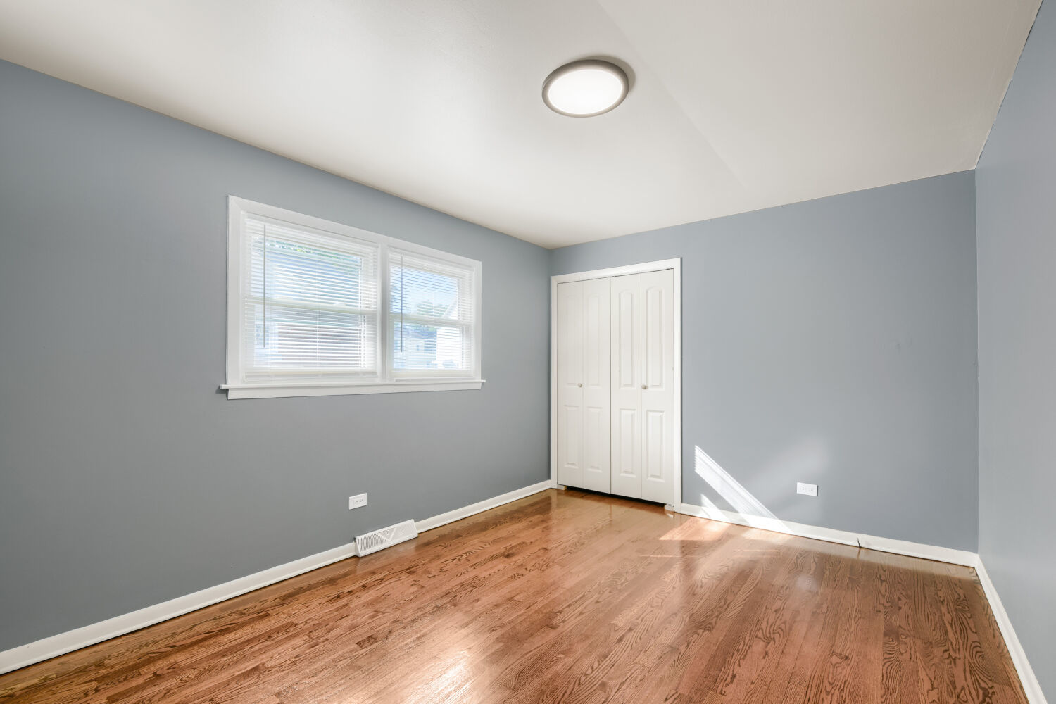 323 154th Place Property Photo 12