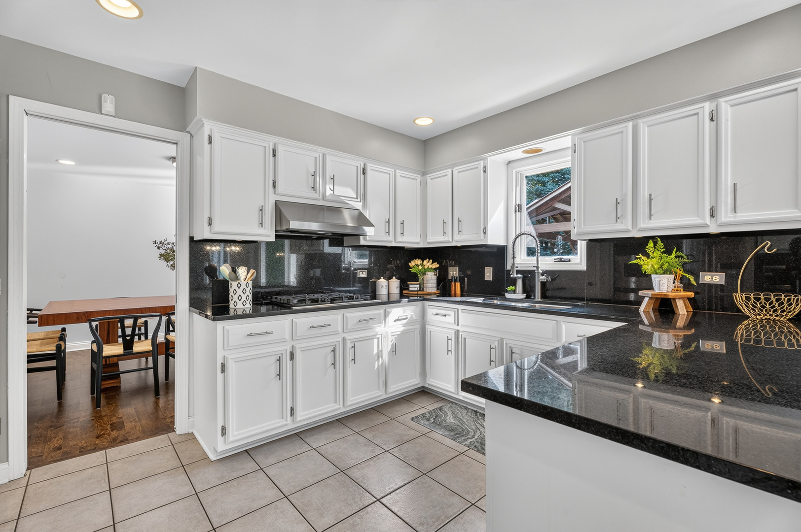 10521 Grandview Drive Property Photo 10