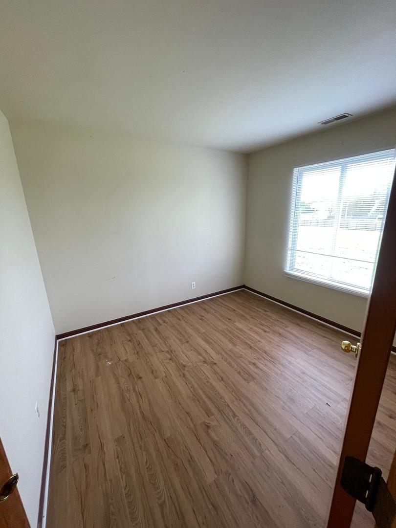 14238 Newberg Court Property Photo 9