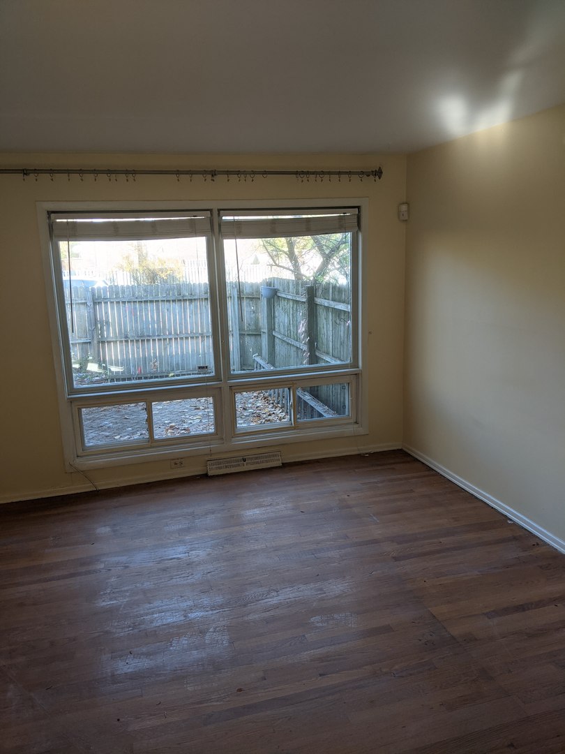822 Skokie Boulevard E Property Photo 2