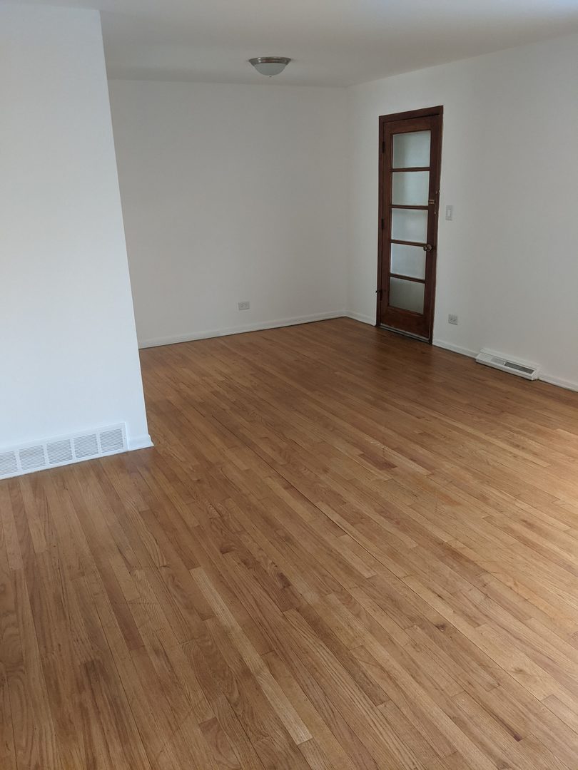 822 Skokie Boulevard E Property Photo 3