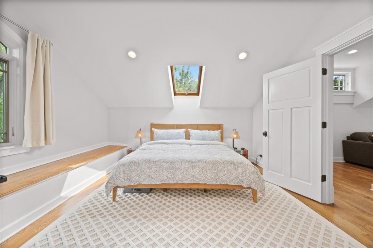 1119 Oak Avenue Property Photo 41