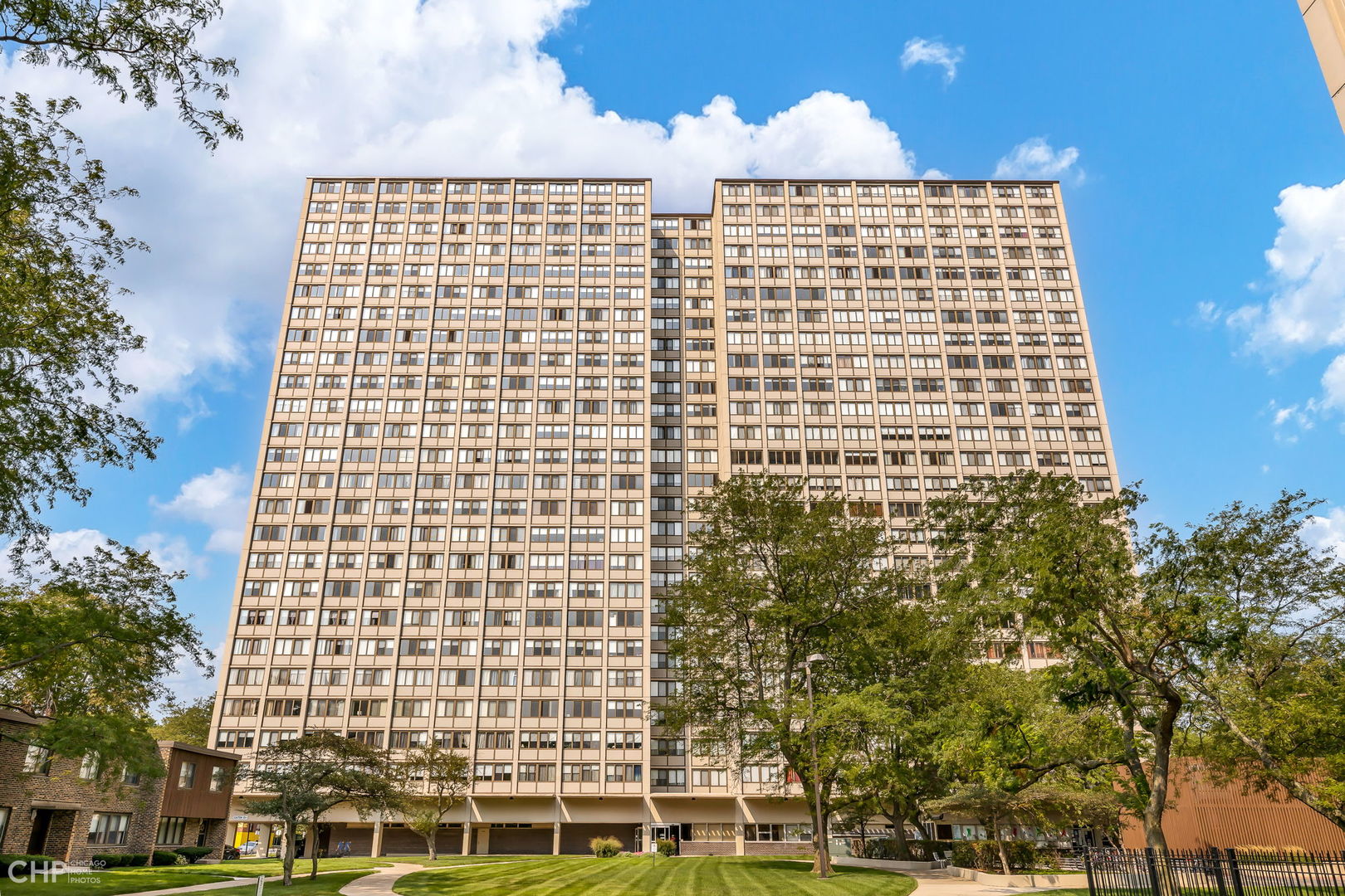 4850 S Lake Park Avenue 308b Property Photo 1