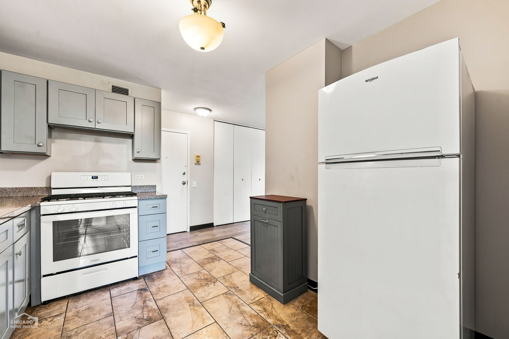 4850 S Lake Park Avenue 308b Property Photo 5