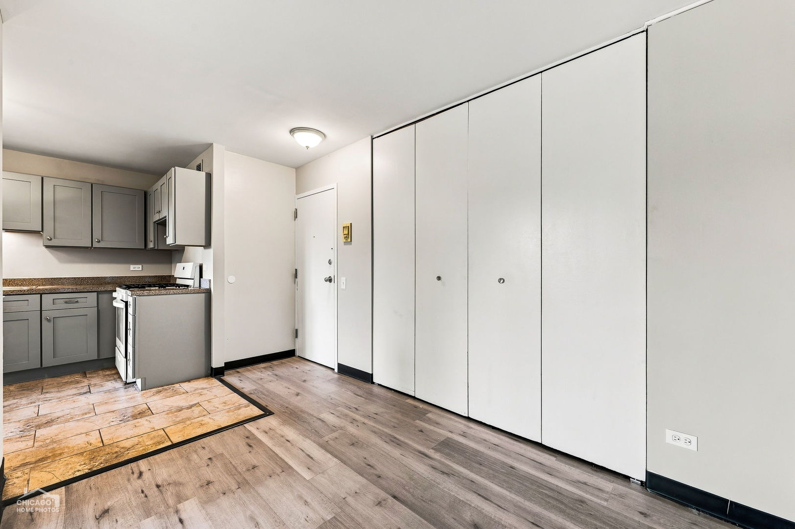 4850 S Lake Park Avenue 308b Property Photo 6