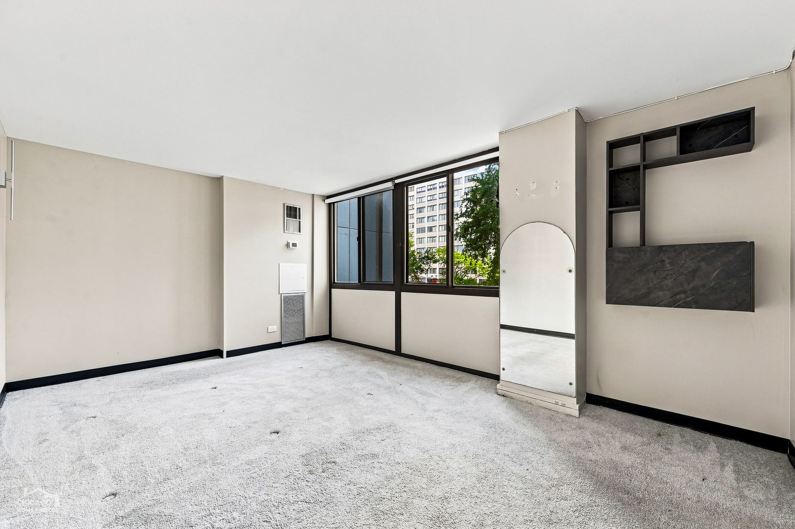 4850 S Lake Park Avenue 308b Property Photo 14
