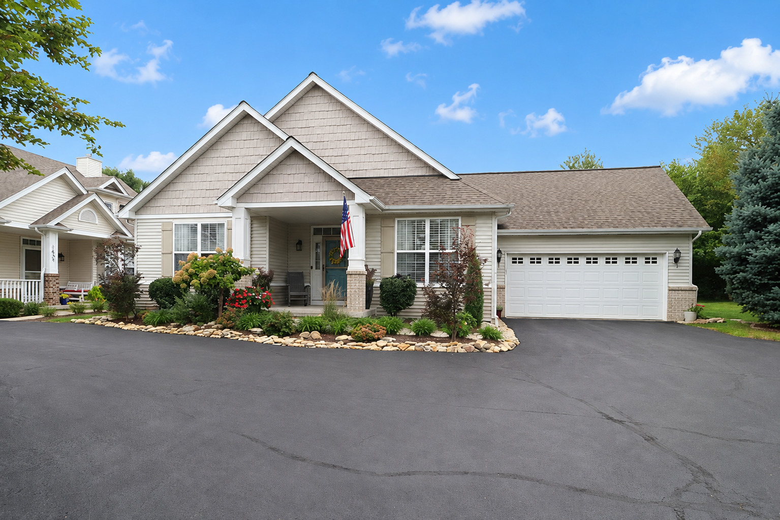 1635 Augusta Lane Property Photo 1
