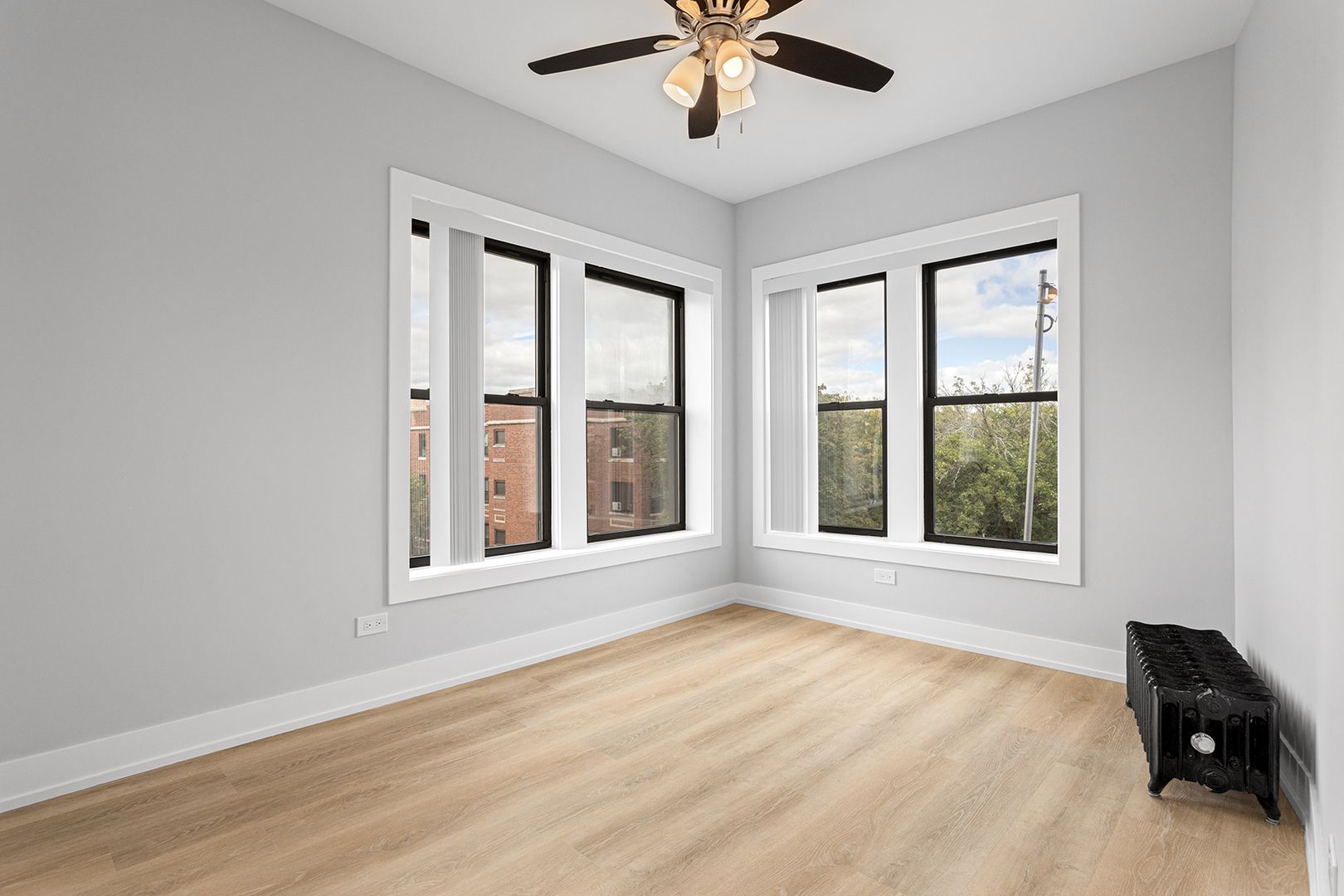 1655 W Jonquil Terrace 34 Property Photo 7