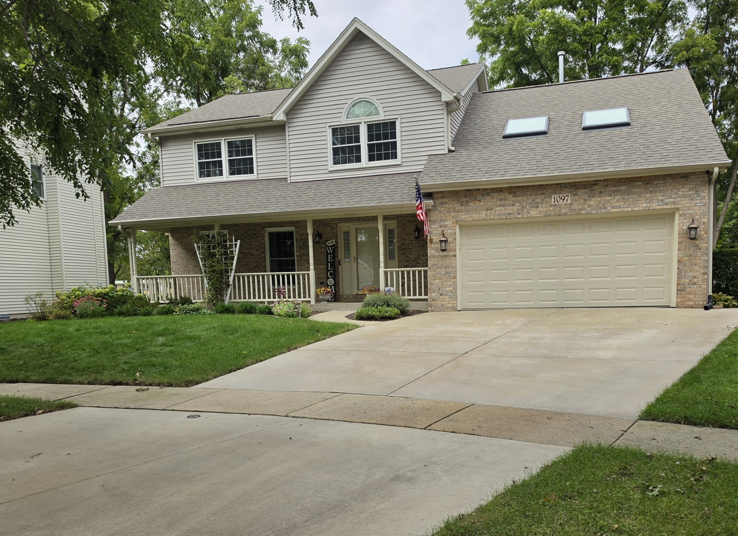 1097 Newcastle Lane Property Photo 1