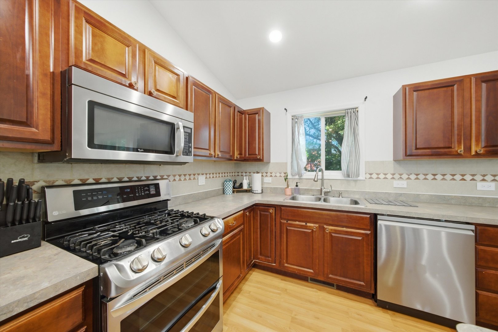 12770688 Property Photo 13