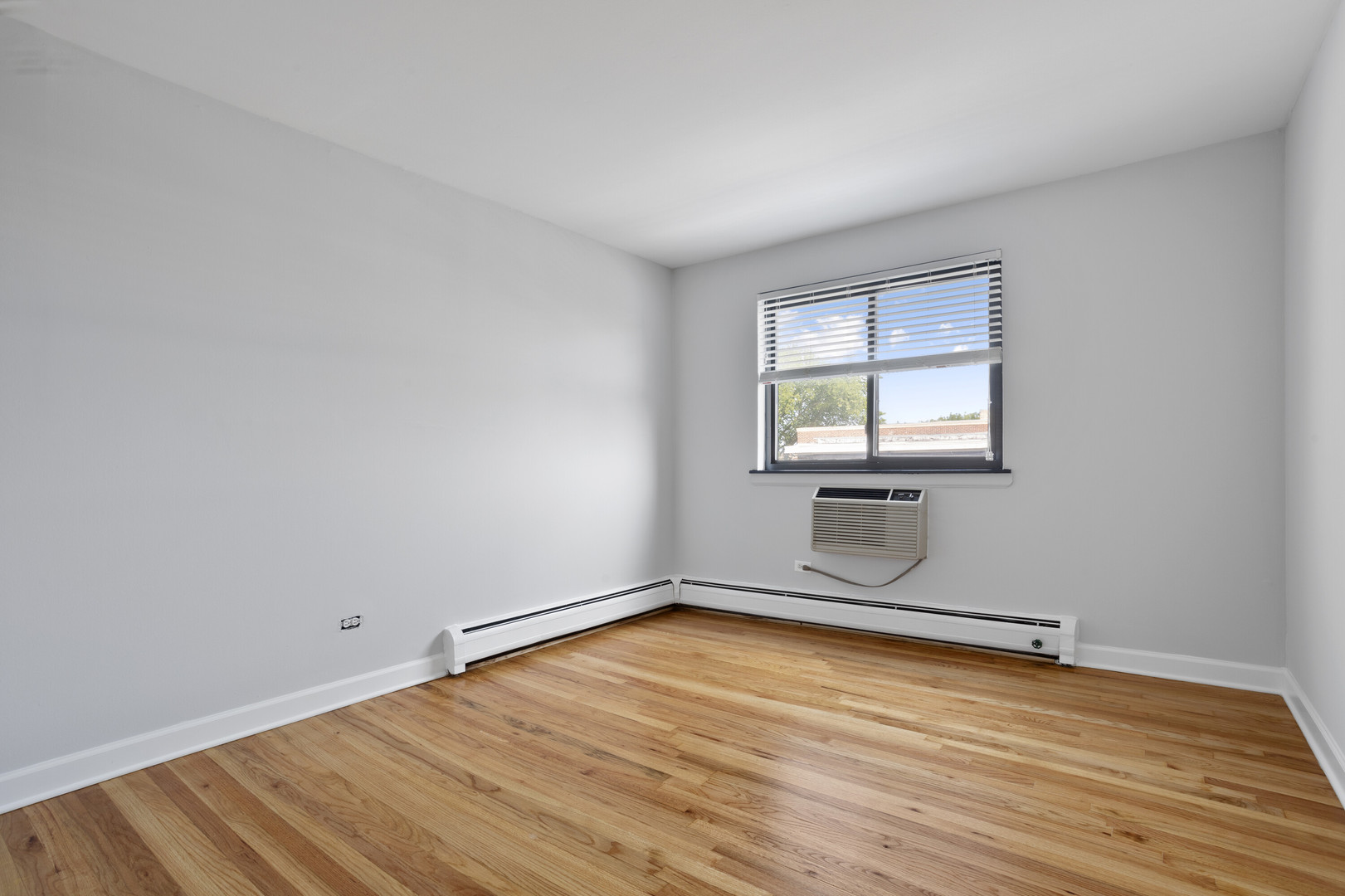 6758 N Sheridan Avenue 535 Property Photo 7