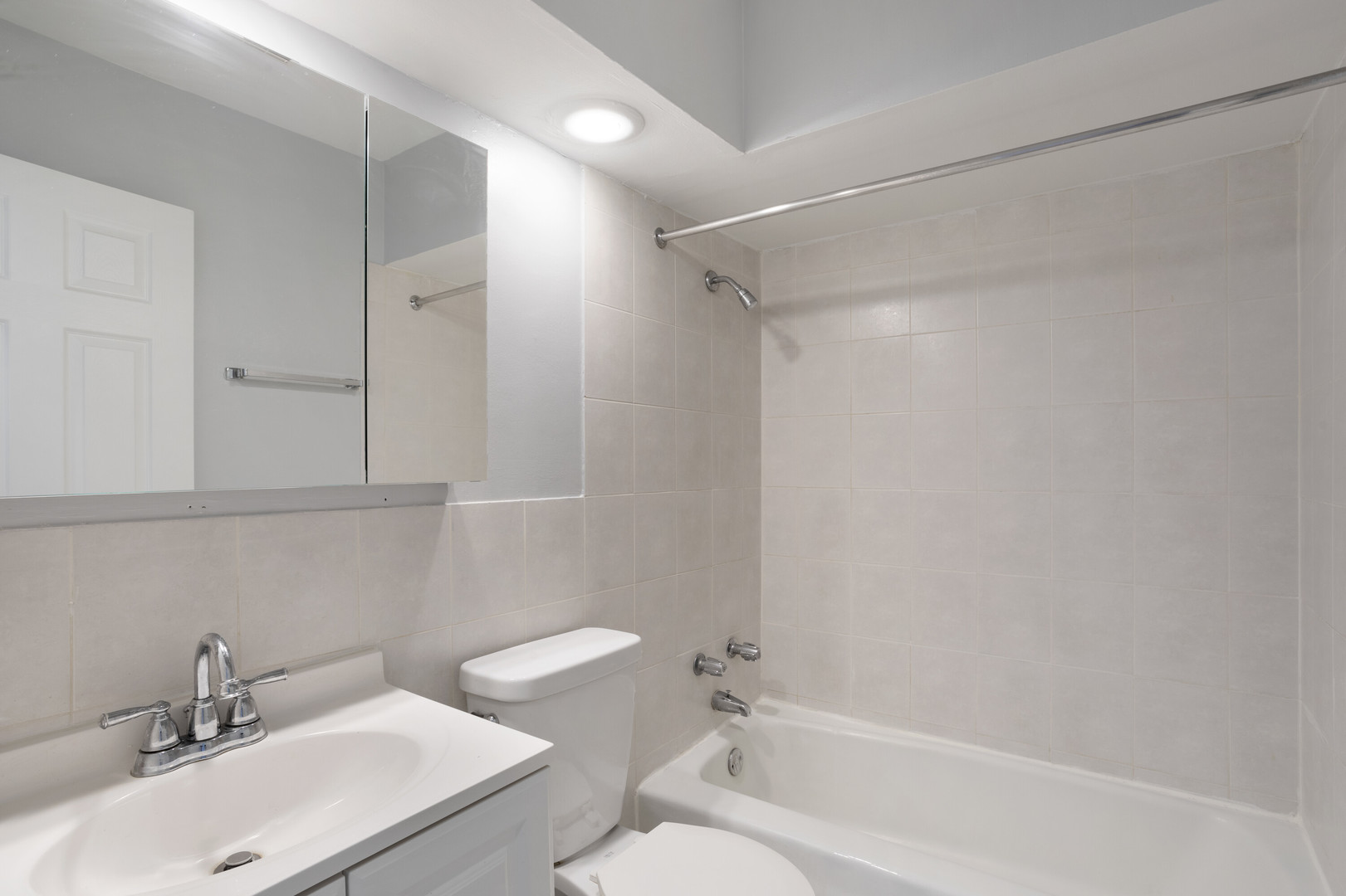 6758 N Sheridan Avenue 535 Property Photo 10
