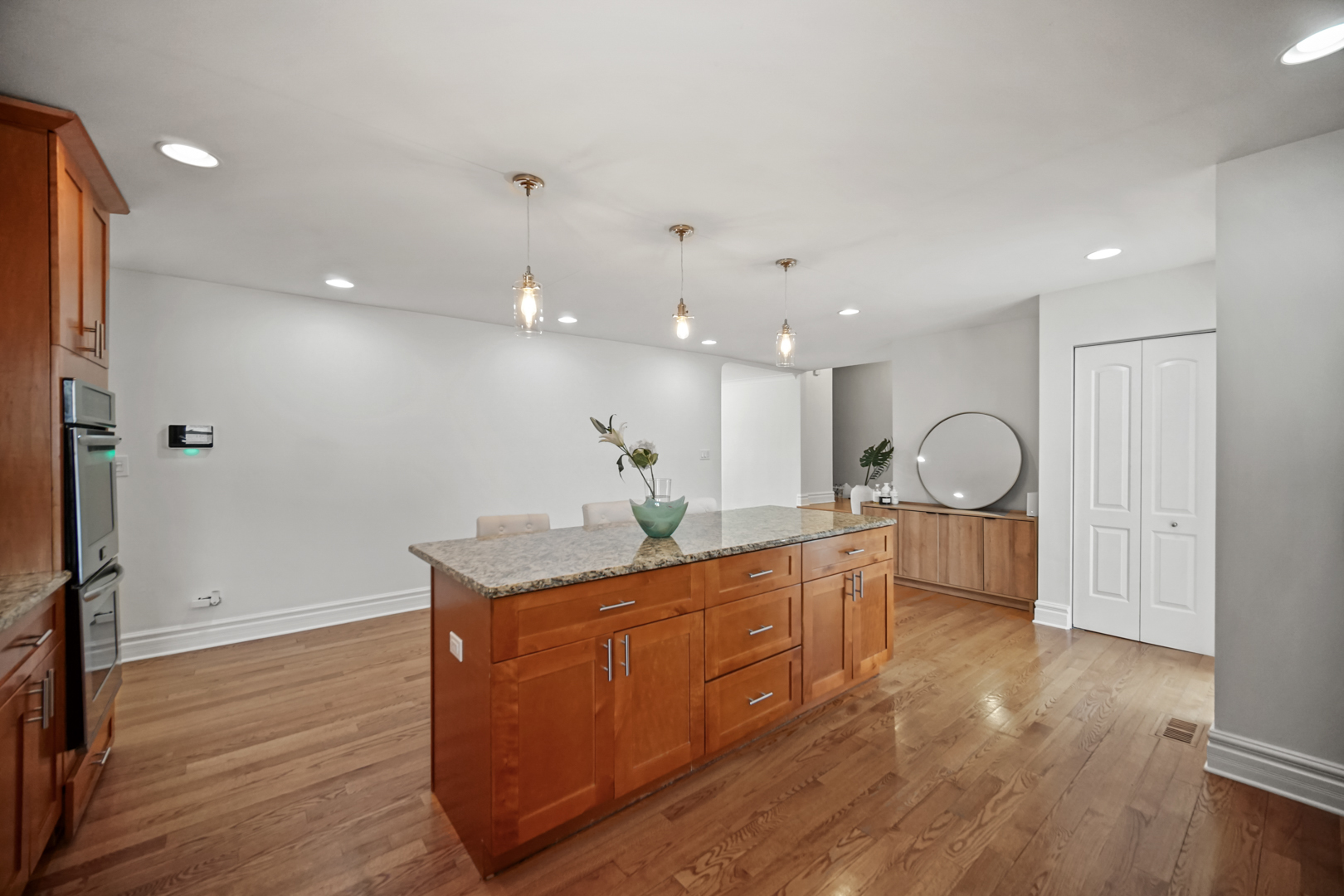 9157 S Avers Avenue Property Photo 13