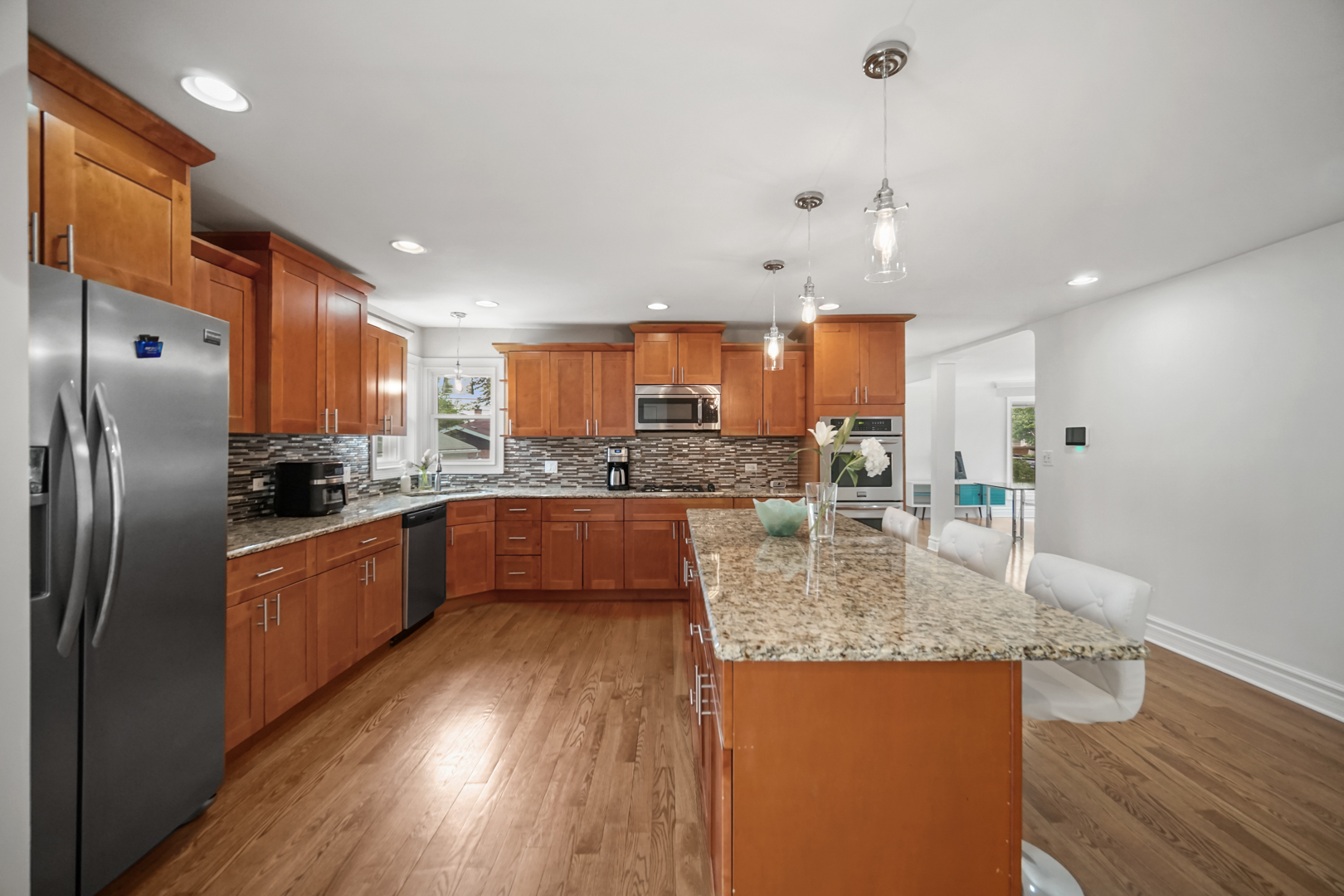 9157 S Avers Avenue Property Photo 14