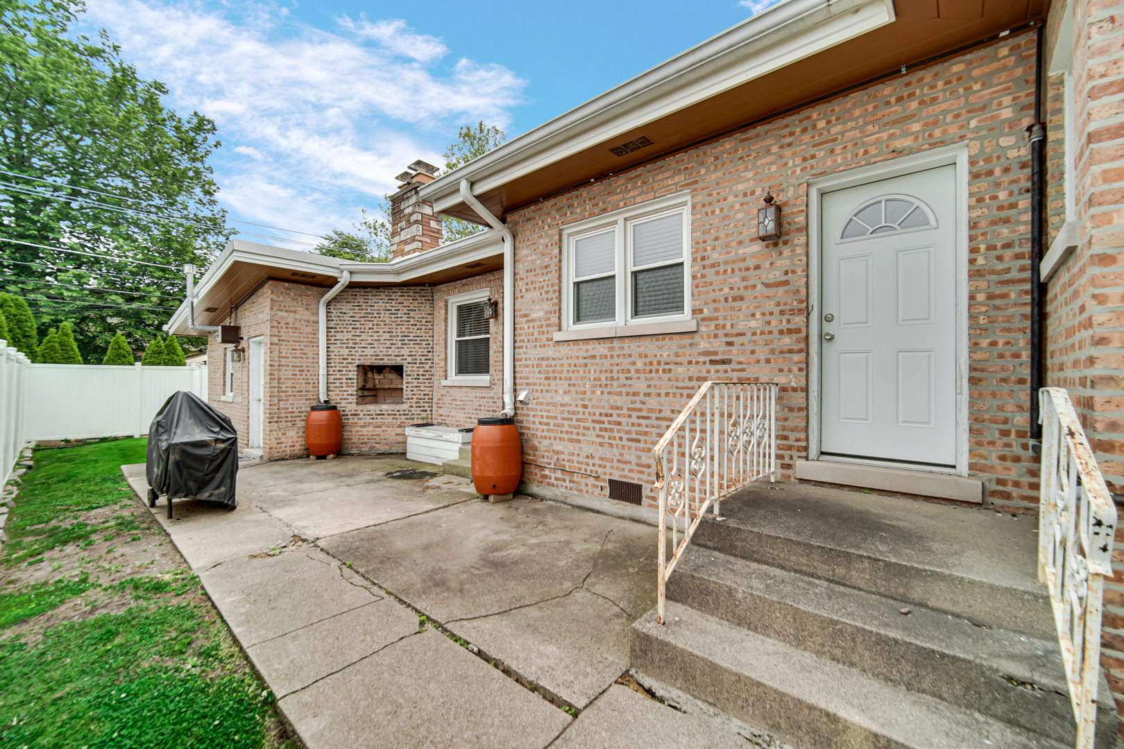 9157 S Avers Avenue Property Photo 22