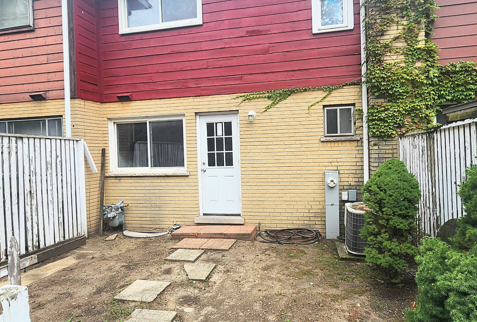 1221 Mulford Street Property Photo 10