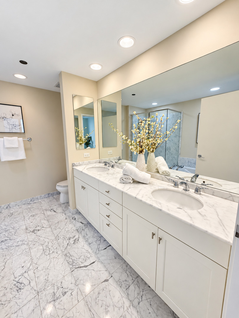 600 N Lake Shore Drive 1011 Property Photo 24