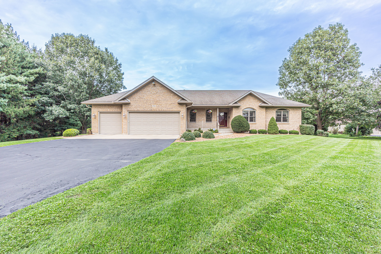2506 Mustang Trail Property Photo 2