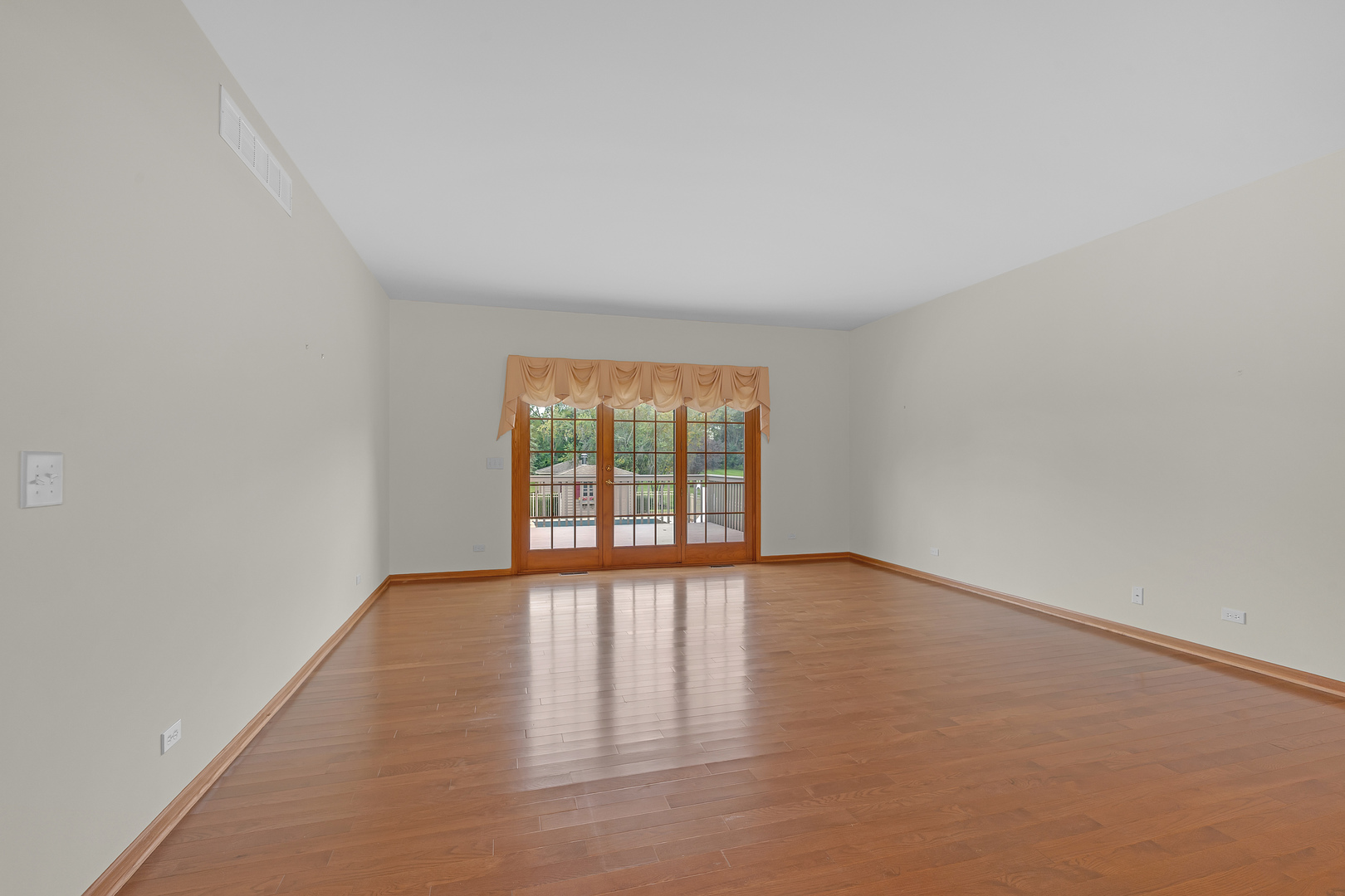 2506 Mustang Trail Property Photo 6