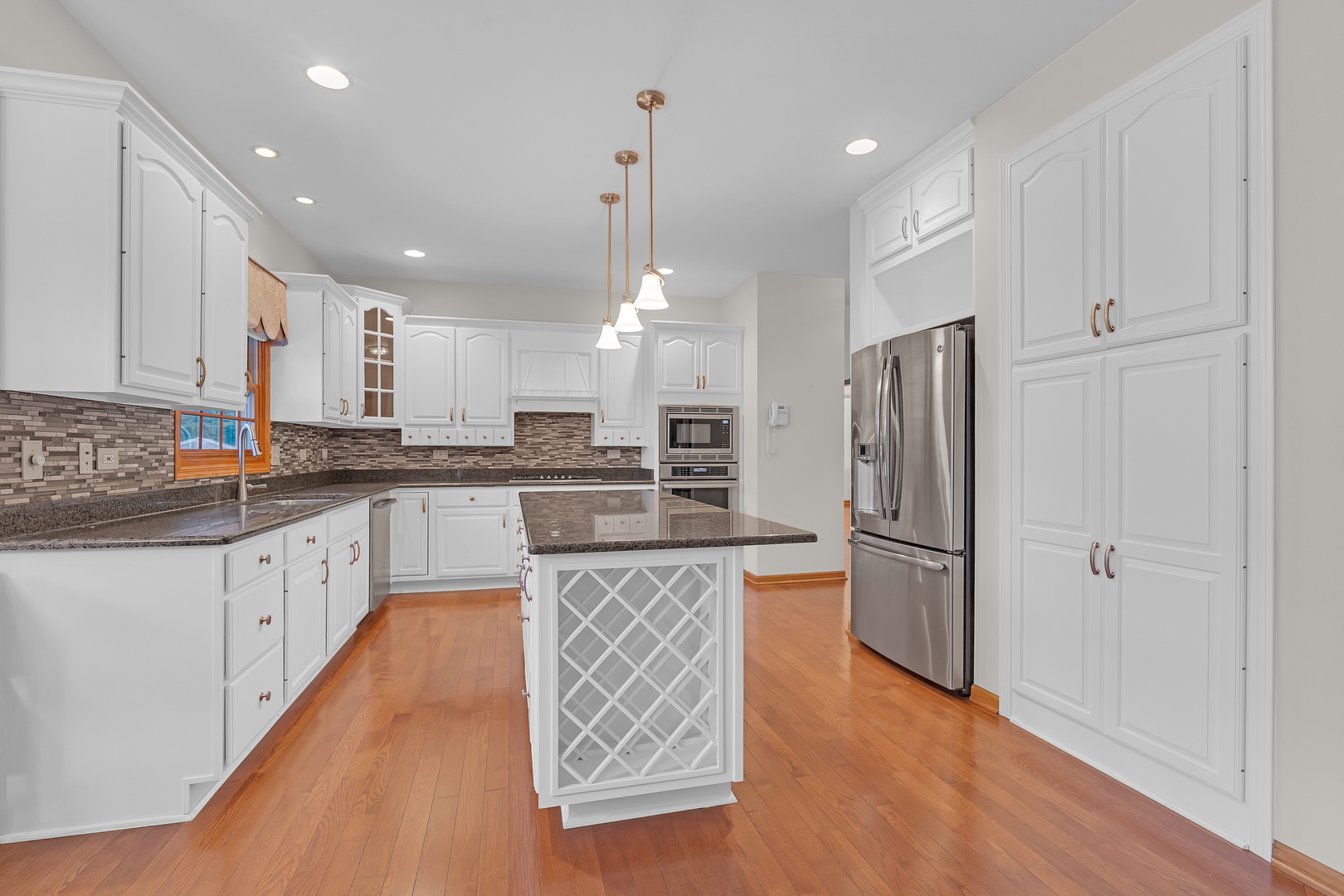 2506 Mustang Trail Property Photo 8