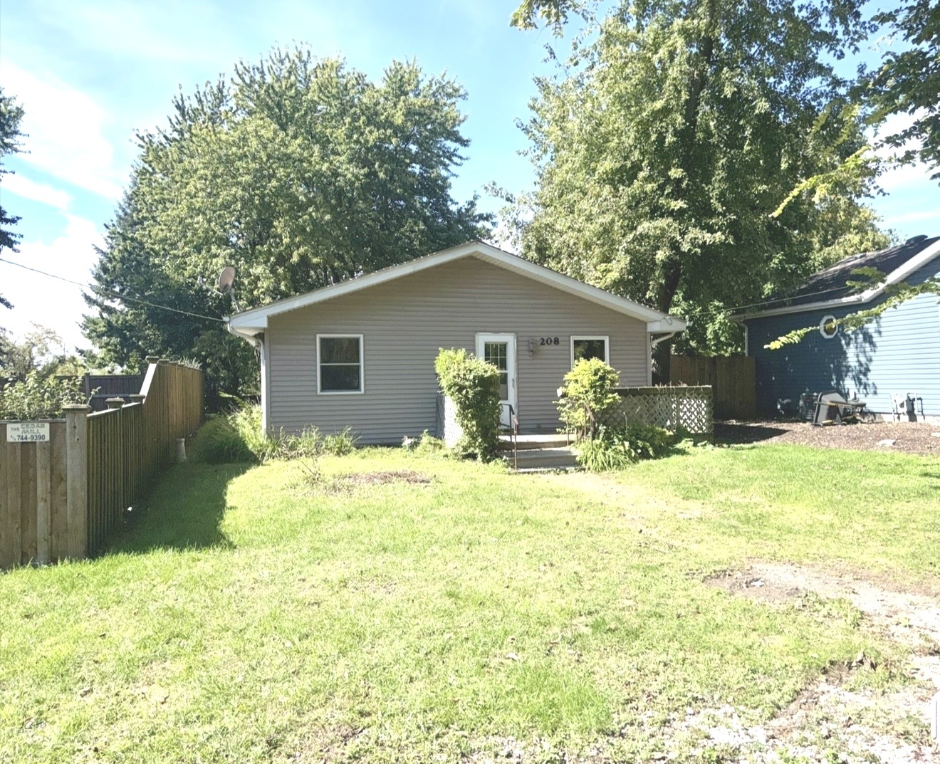 208 W Wapella Street Property Photo 1