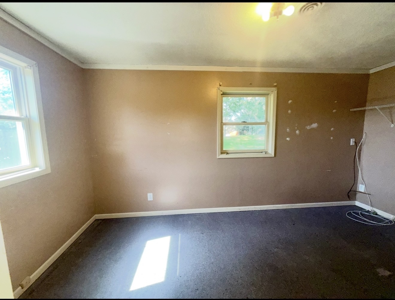 208 W Wapella Street Property Photo 9