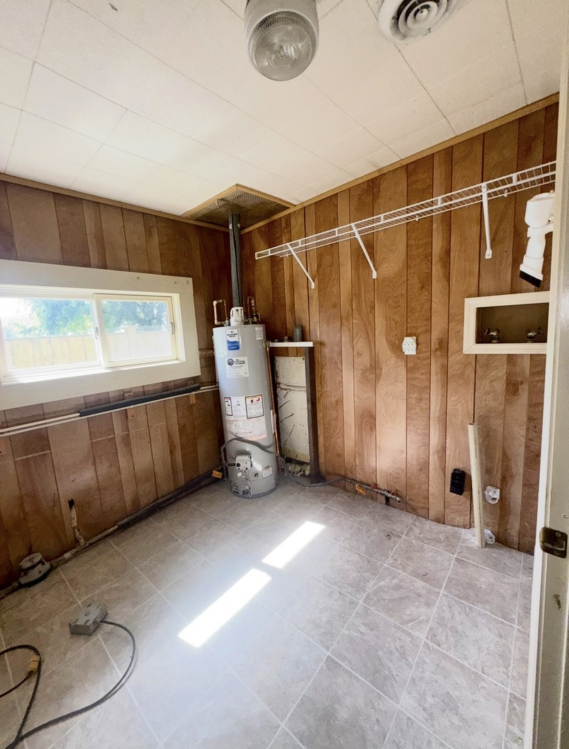 208 W Wapella Street Property Photo 10