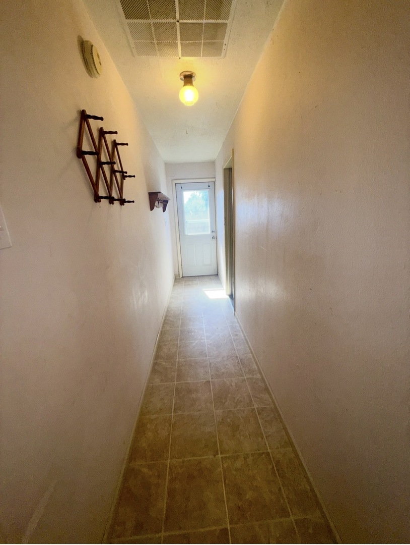 208 W Wapella Street Property Photo 11
