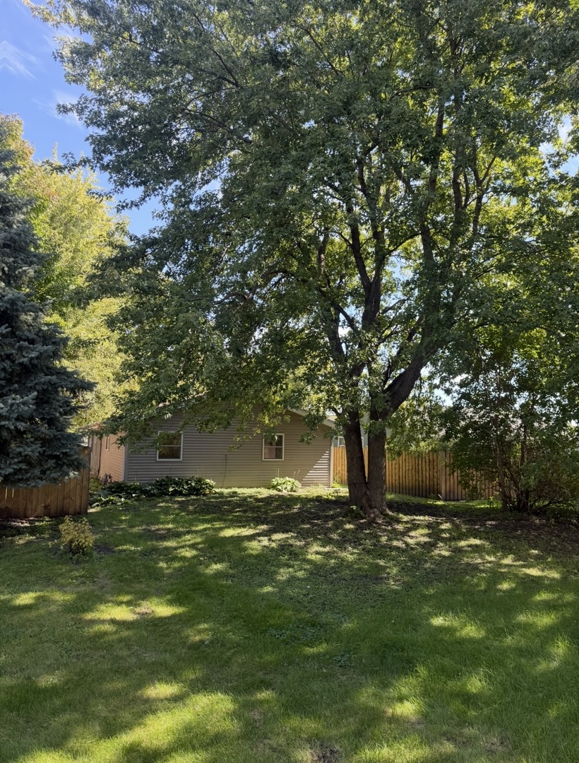 208 W Wapella Street Property Photo 12