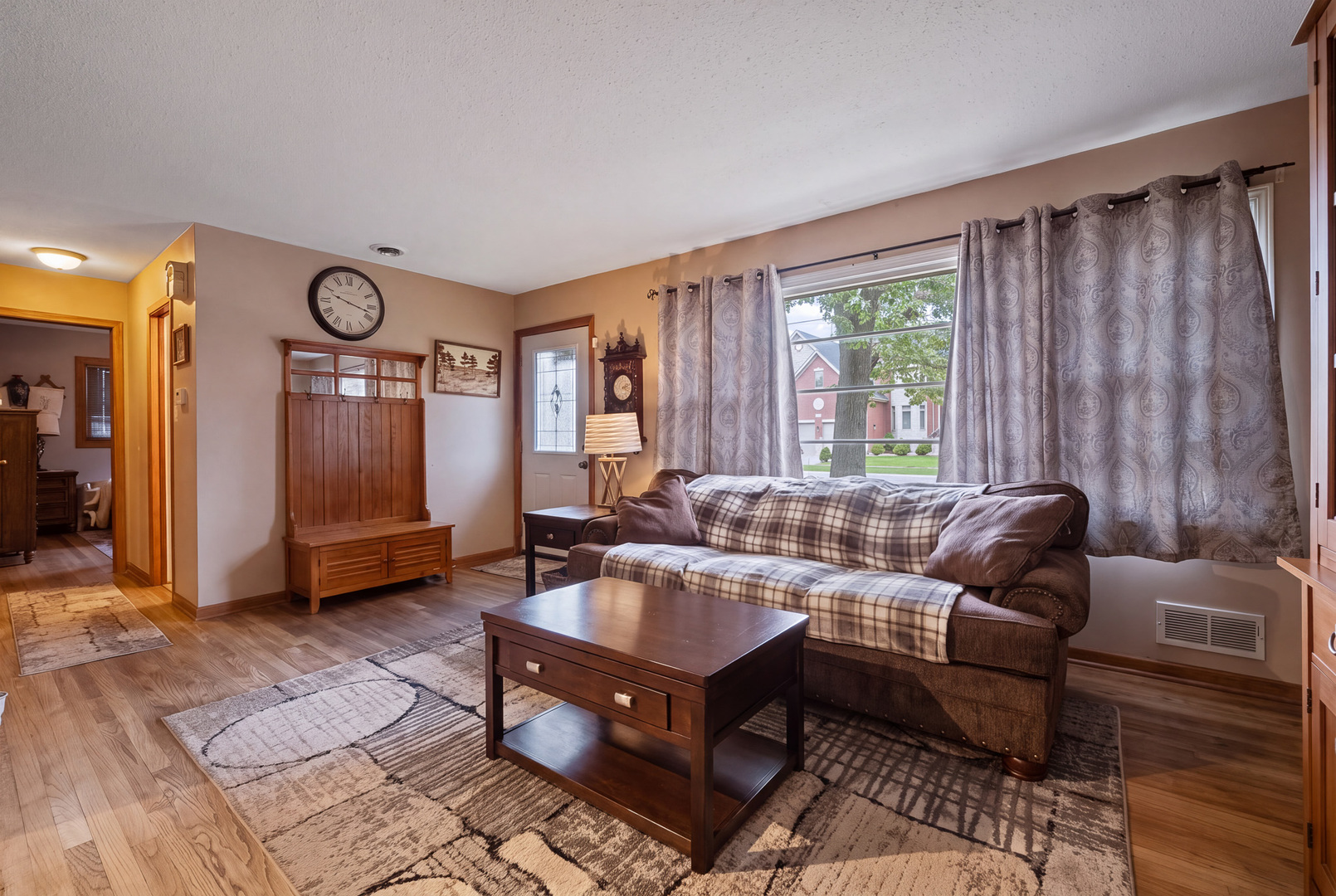 8611 Leclaire Avenue Property Photo 4