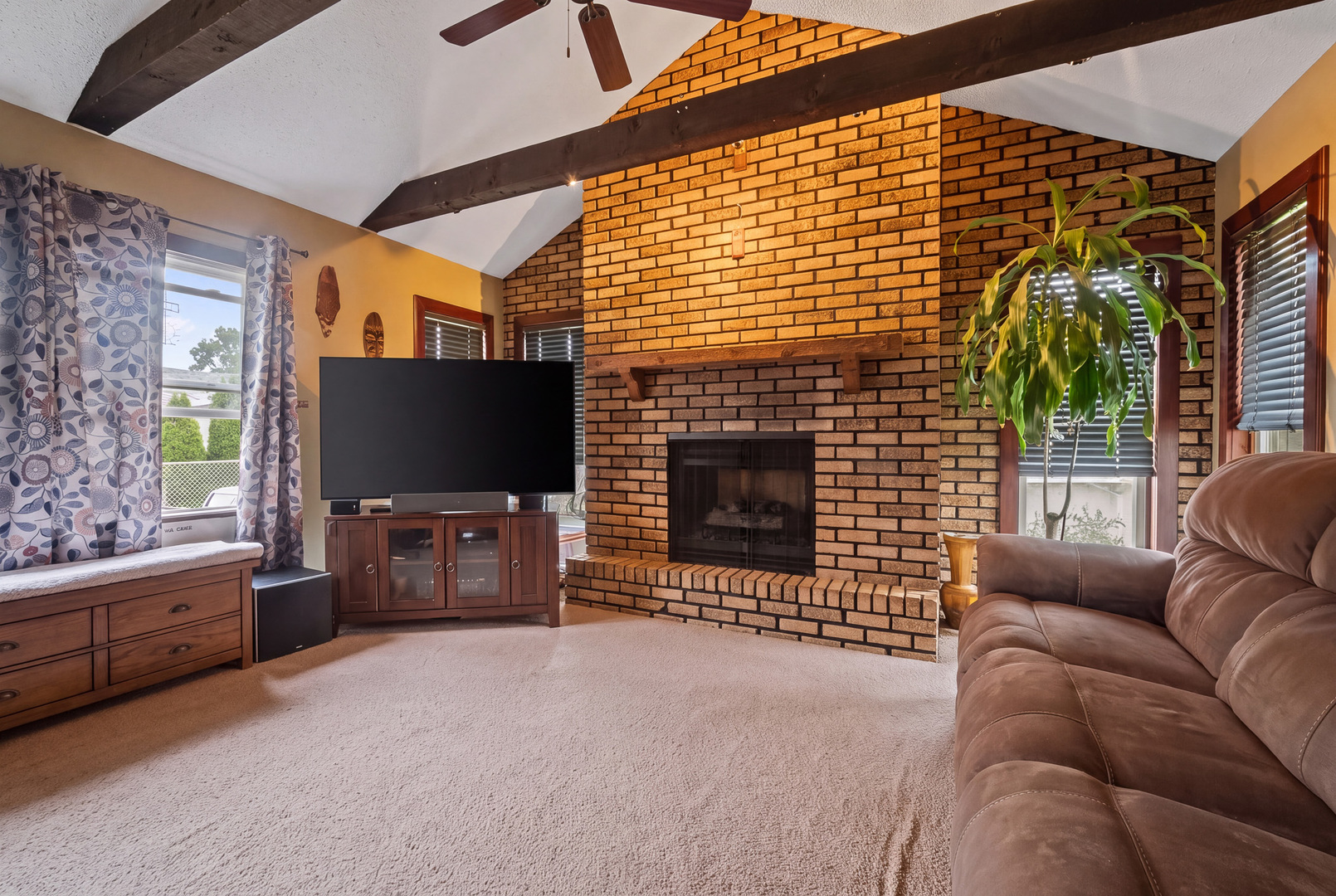 8611 Leclaire Avenue Property Photo 7