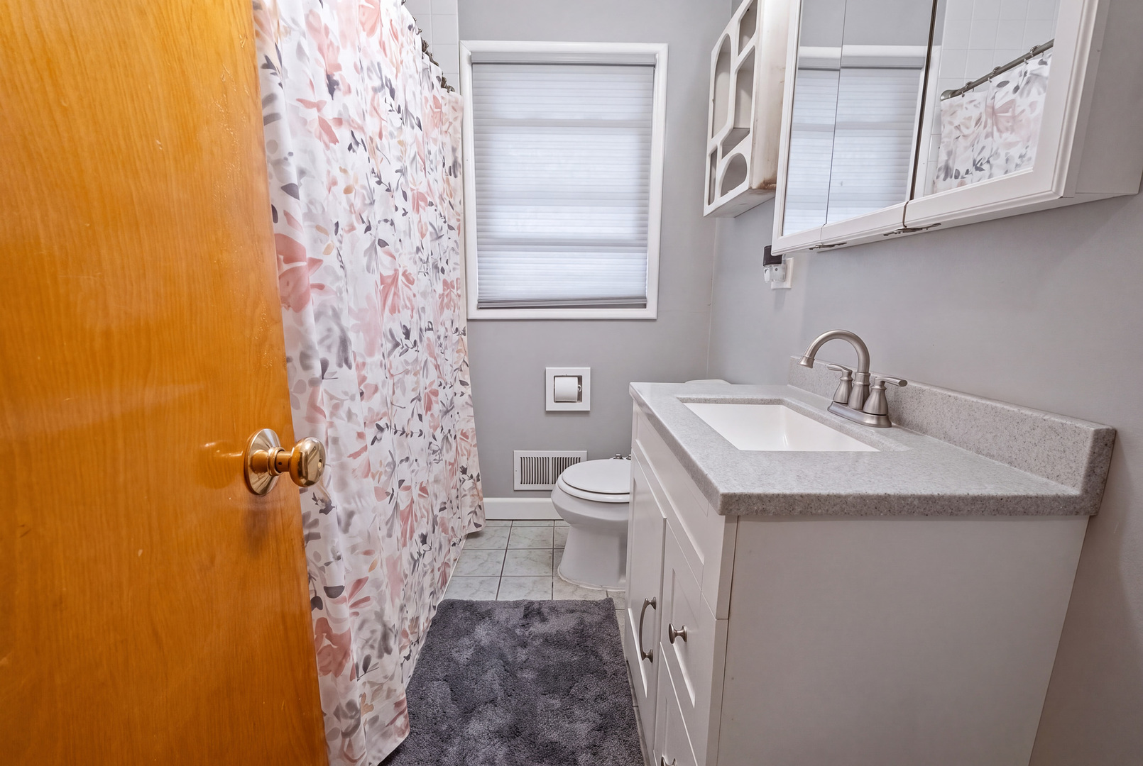 8611 Leclaire Avenue Property Photo 11