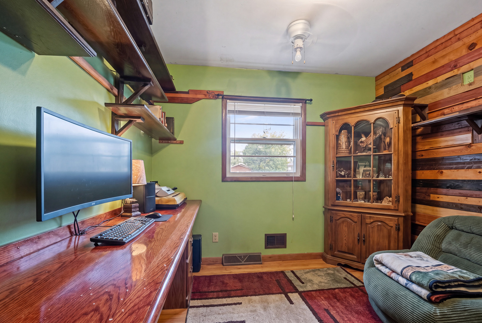 8611 Leclaire Avenue Property Photo 13