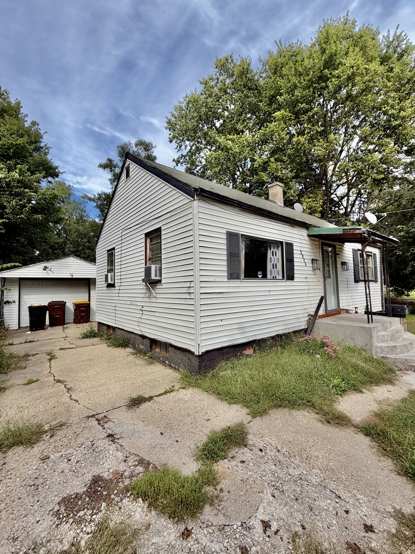 2015 Chestnut Street Property Photo 2