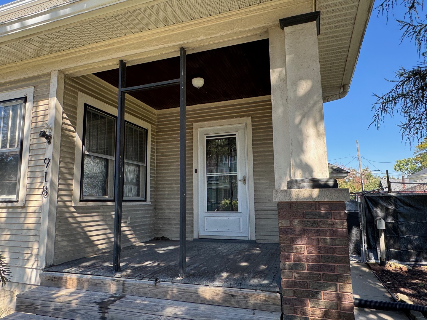 918 W Locust Street Property Photo 3