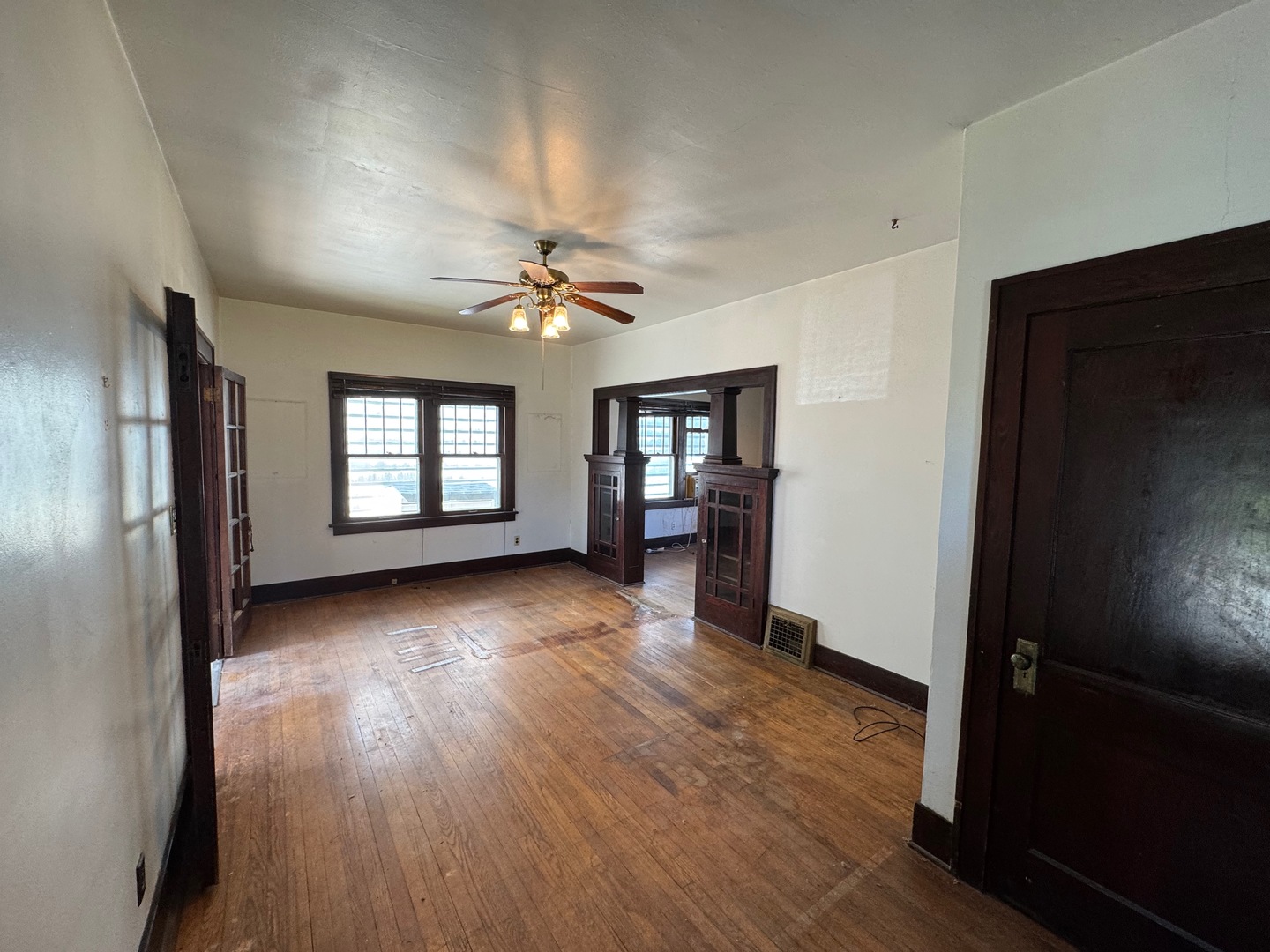918 W Locust Street Property Photo 8