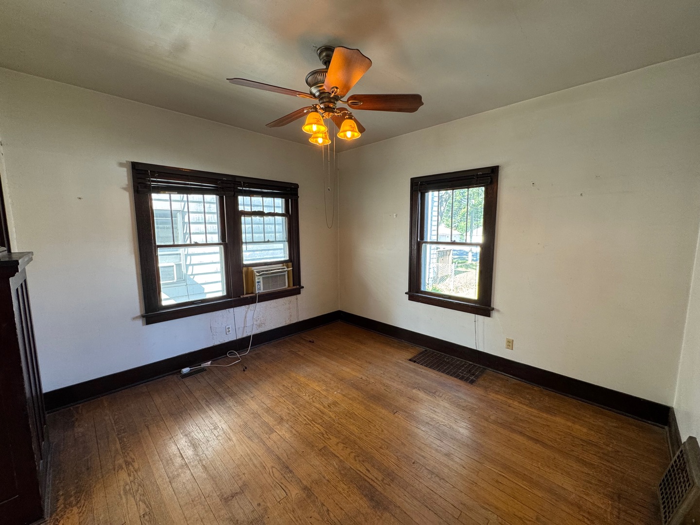 918 W Locust Street Property Photo 15