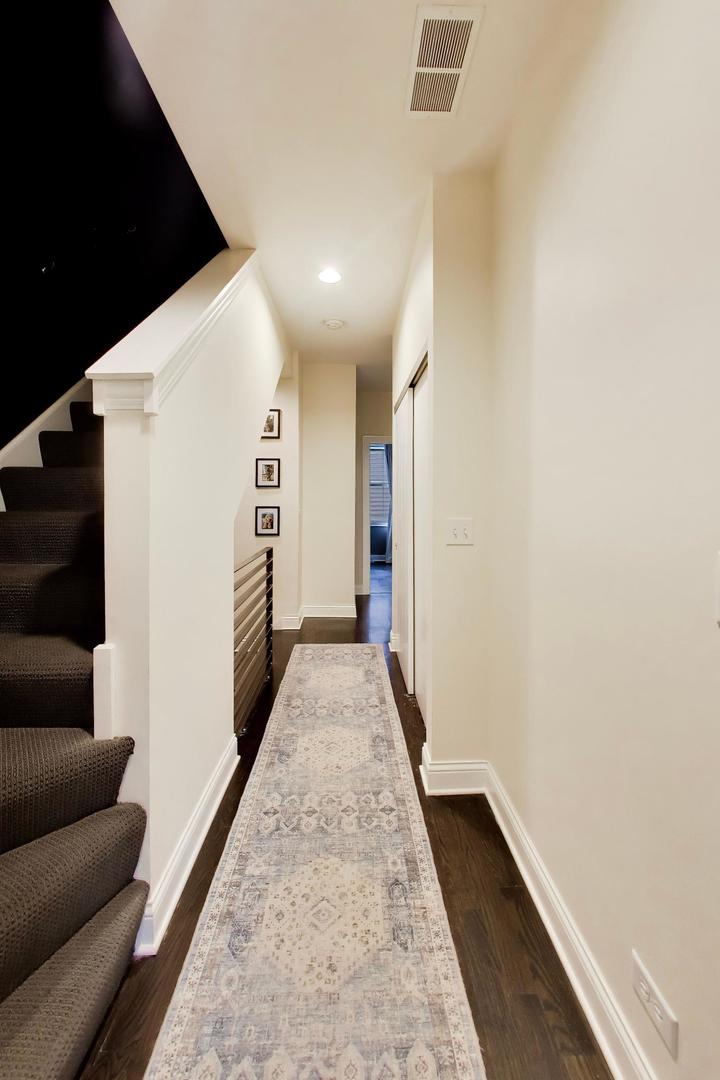 3022 W Newport Avenue Property Photo 25