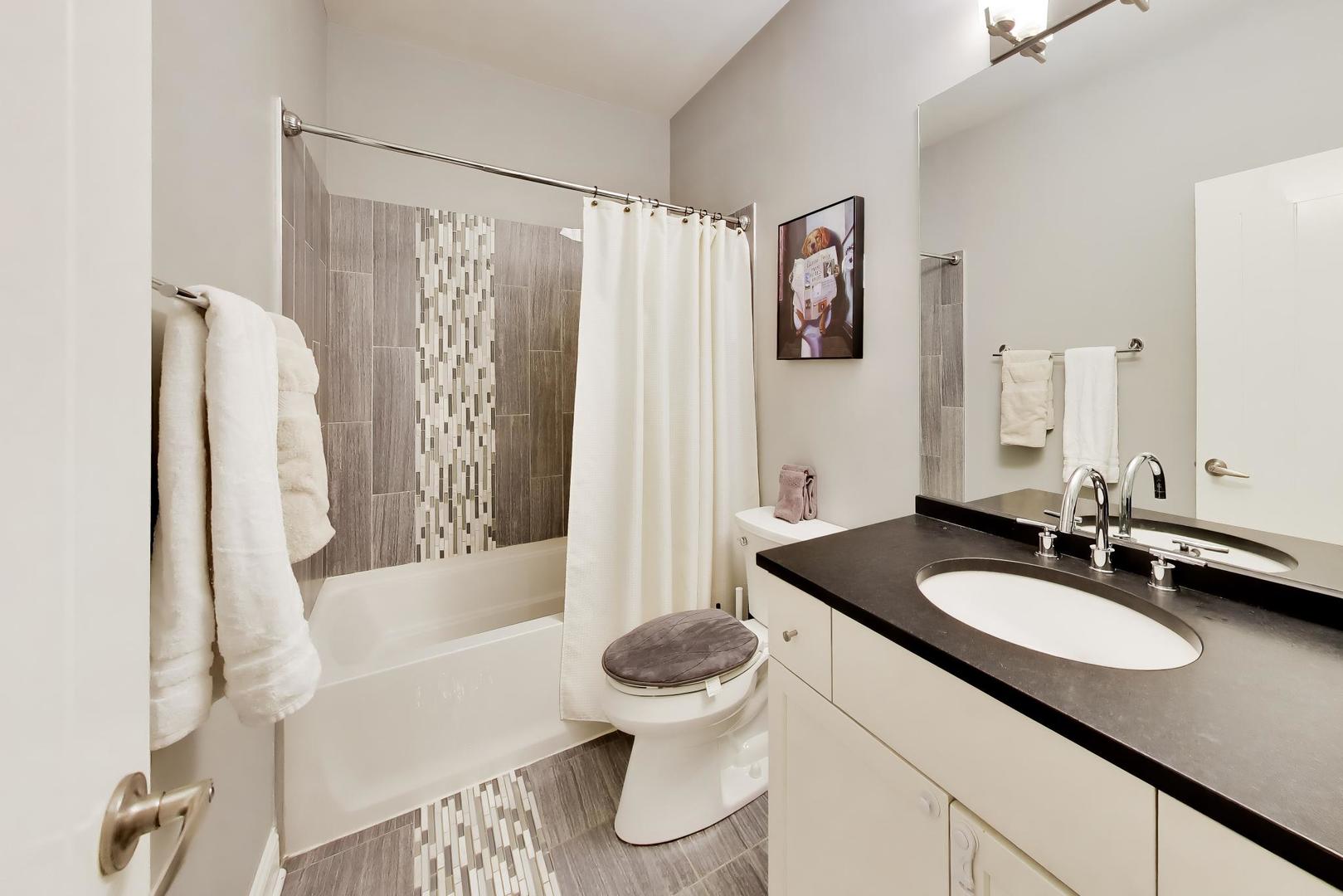 3022 W Newport Avenue Property Photo 41