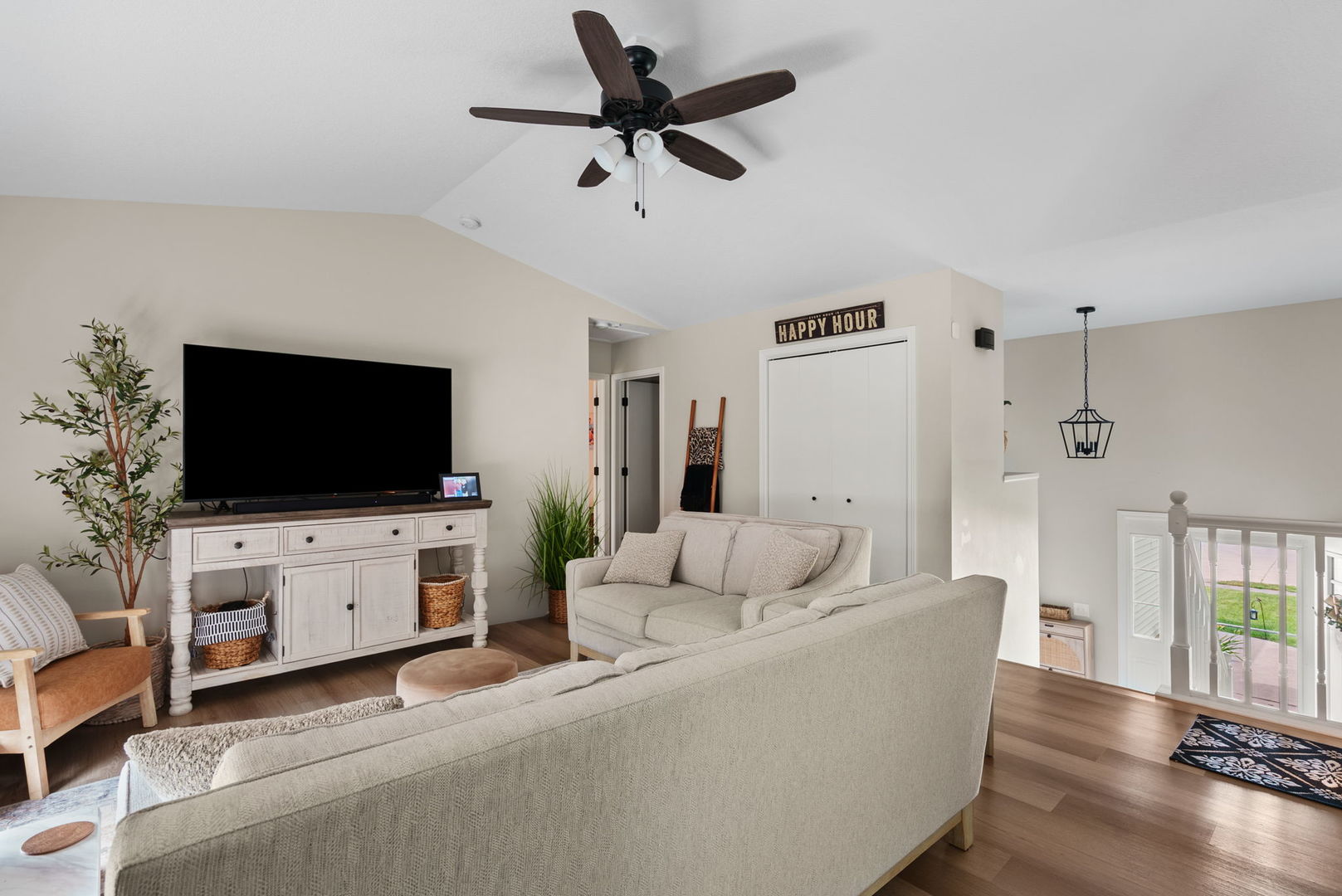 6526 Silvercreek Drive Property Photo 3