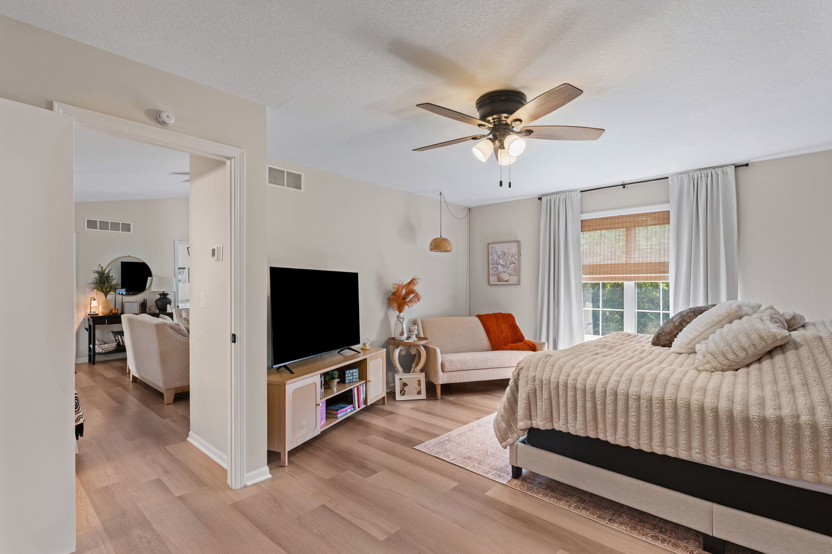 6526 Silvercreek Drive Property Photo 15