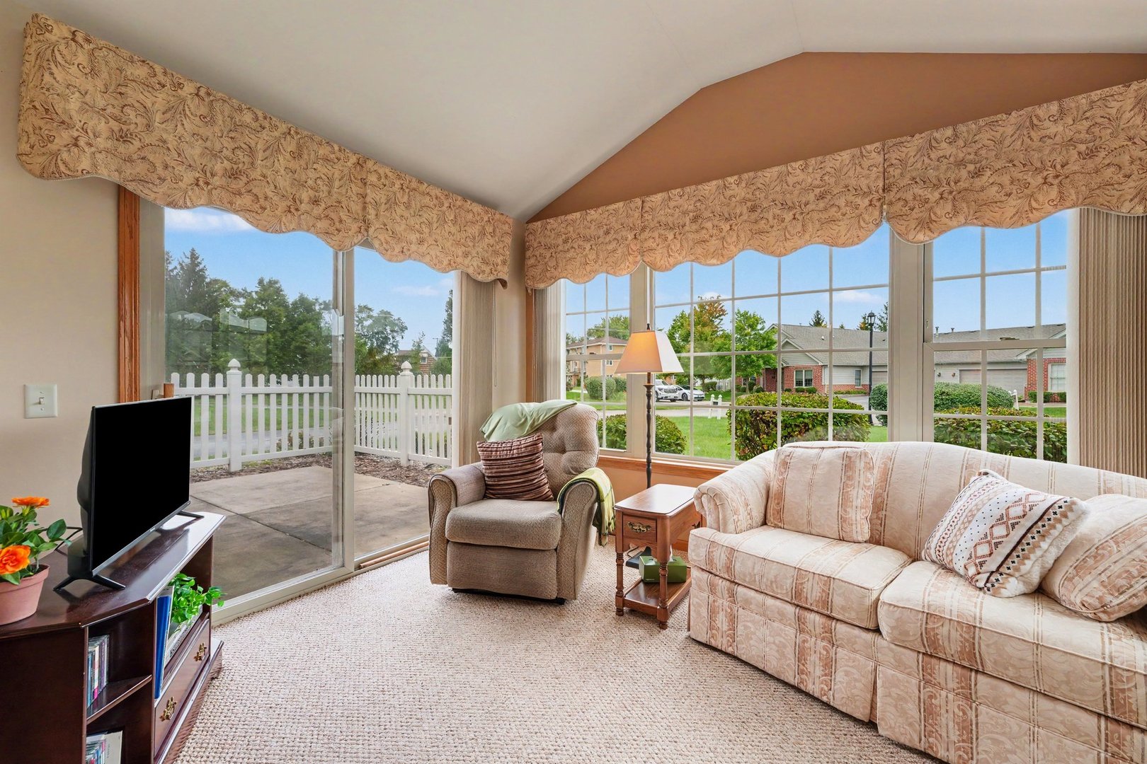 18611 Villa Court Property Photo 8