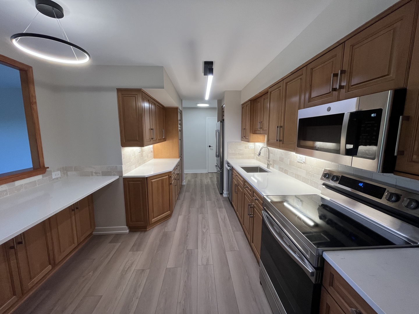 1615 E Central Road 422-c Property Photo 3