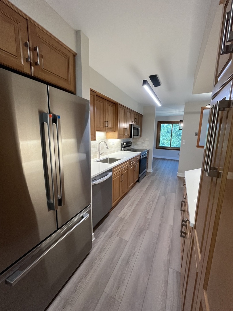 1615 E Central Road 422-c Property Photo 6