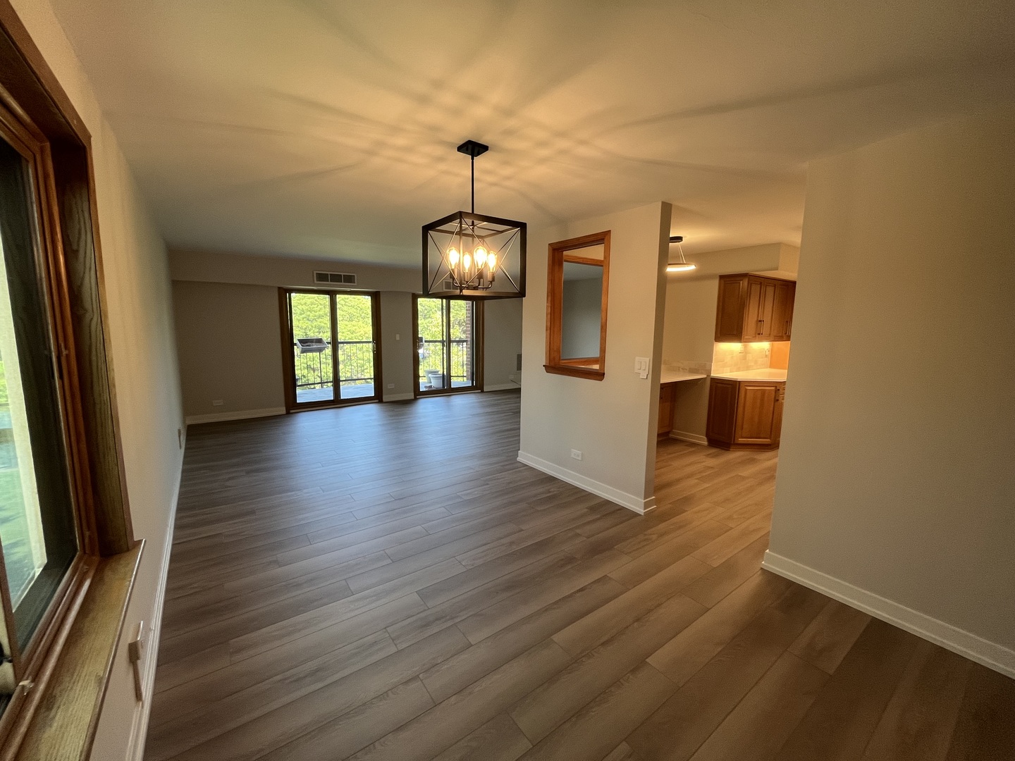 1615 E Central Road 422-c Property Photo 9