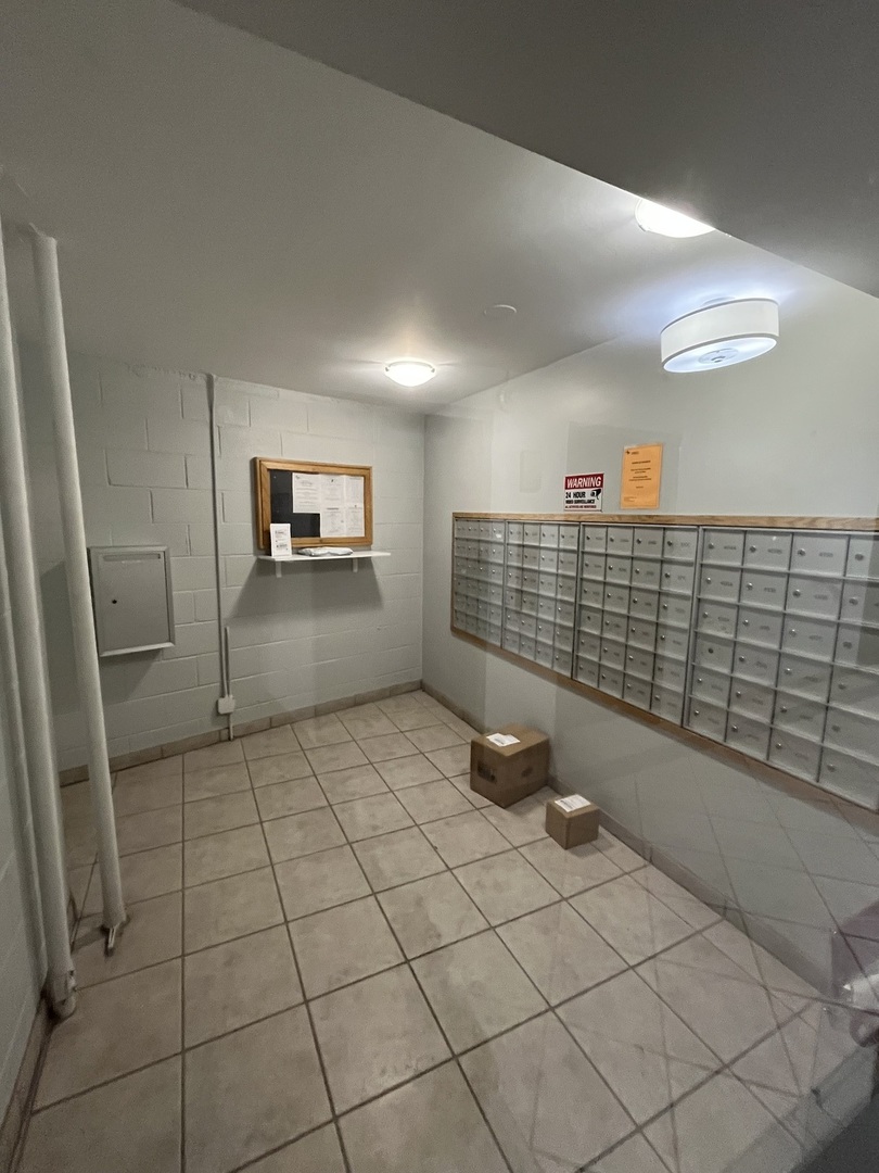 1615 E Central Road 422-c Property Photo 17