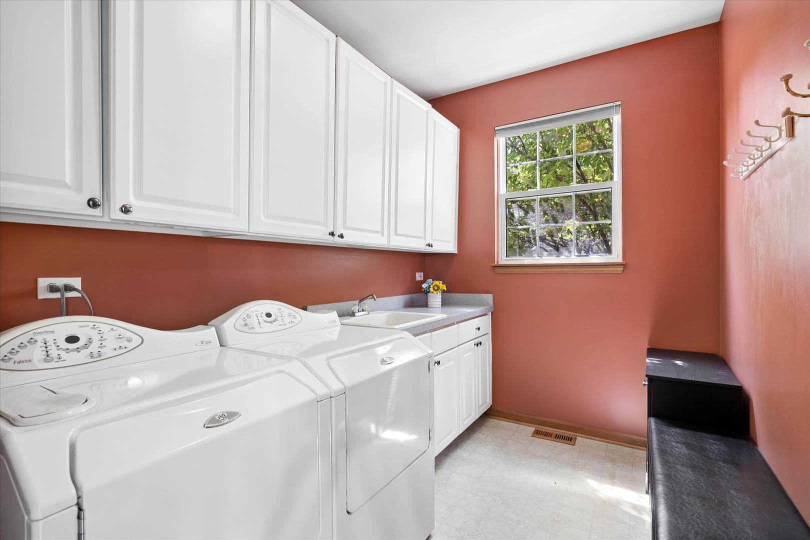 1674 Rolling Hills Drive Property Photo 20