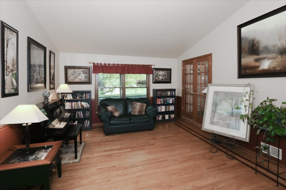 10616 Carl Street Property Photo 7