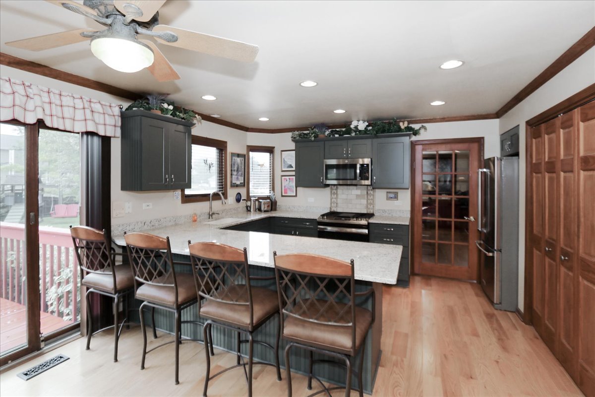 10616 Carl Street Property Photo 13